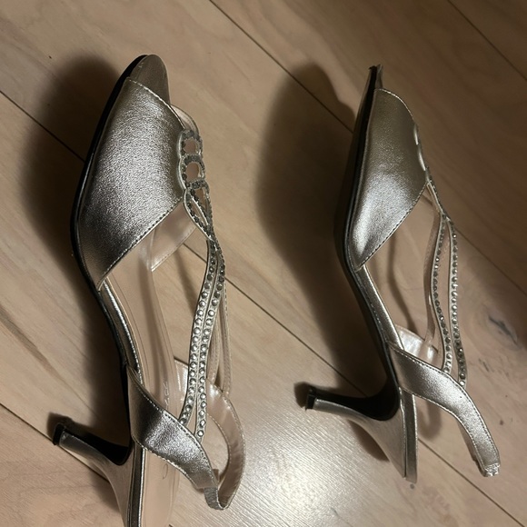 Capparos silver evening shoe - Picture 3 of 7